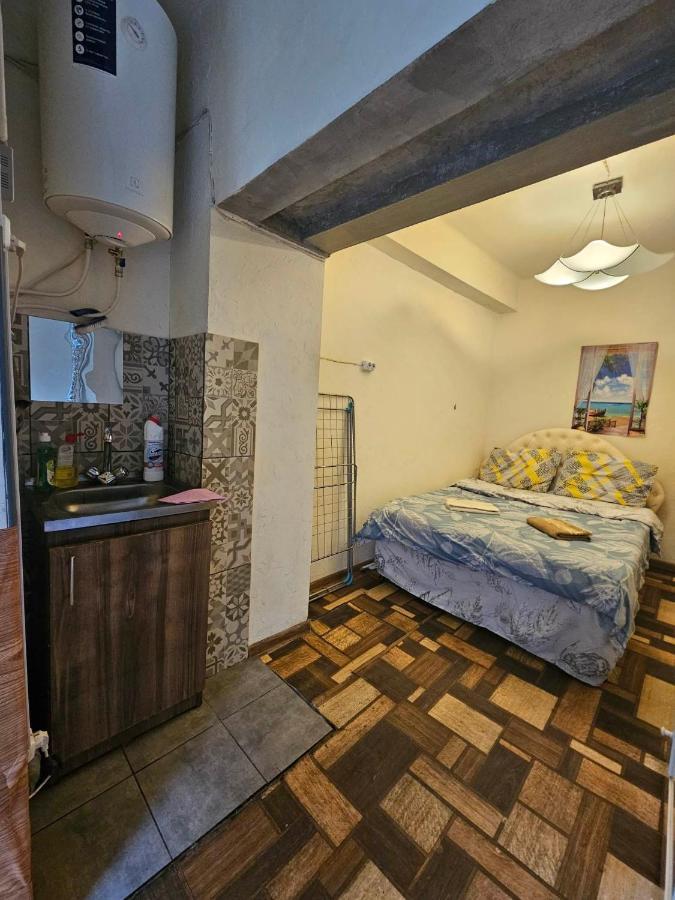 Cozy Studio In Yerevan'S Center ภายนอก รูปภาพ