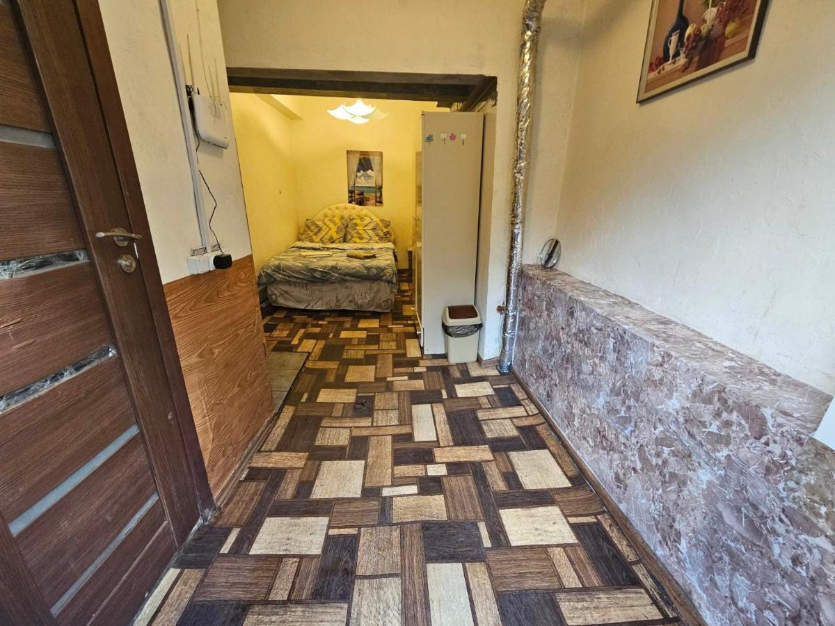 Cozy Studio In Yerevan'S Center ภายนอก รูปภาพ